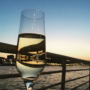 ブダペスト観光の最終日に！ドナウ川ディナークルーズをフルコースで堪能する