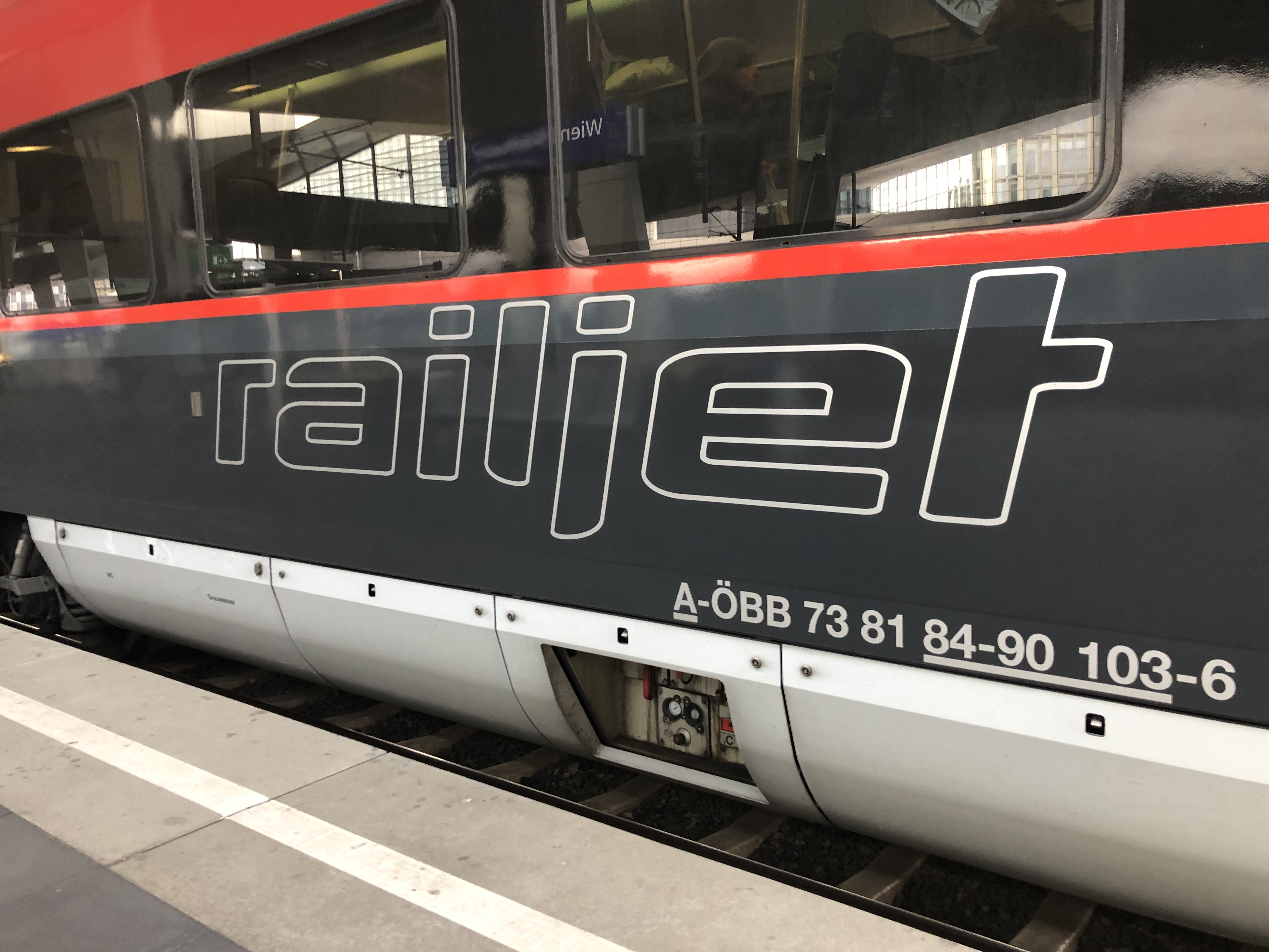 オーストリア国鉄・Railjetでブダペスト～ウィーンを移動。予約方法や旅行の様子は？
