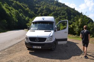 グルジア西部・クタイシ空港から世界遺産の入口・メスティアまでの行き方