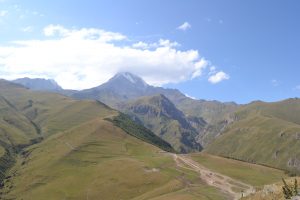 トビリシからカズベギを日帰りツアーで巡る