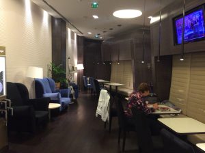 ブダペスト リスト・フェレンツ国際空港 Sky Courtラウンジを使ってみた