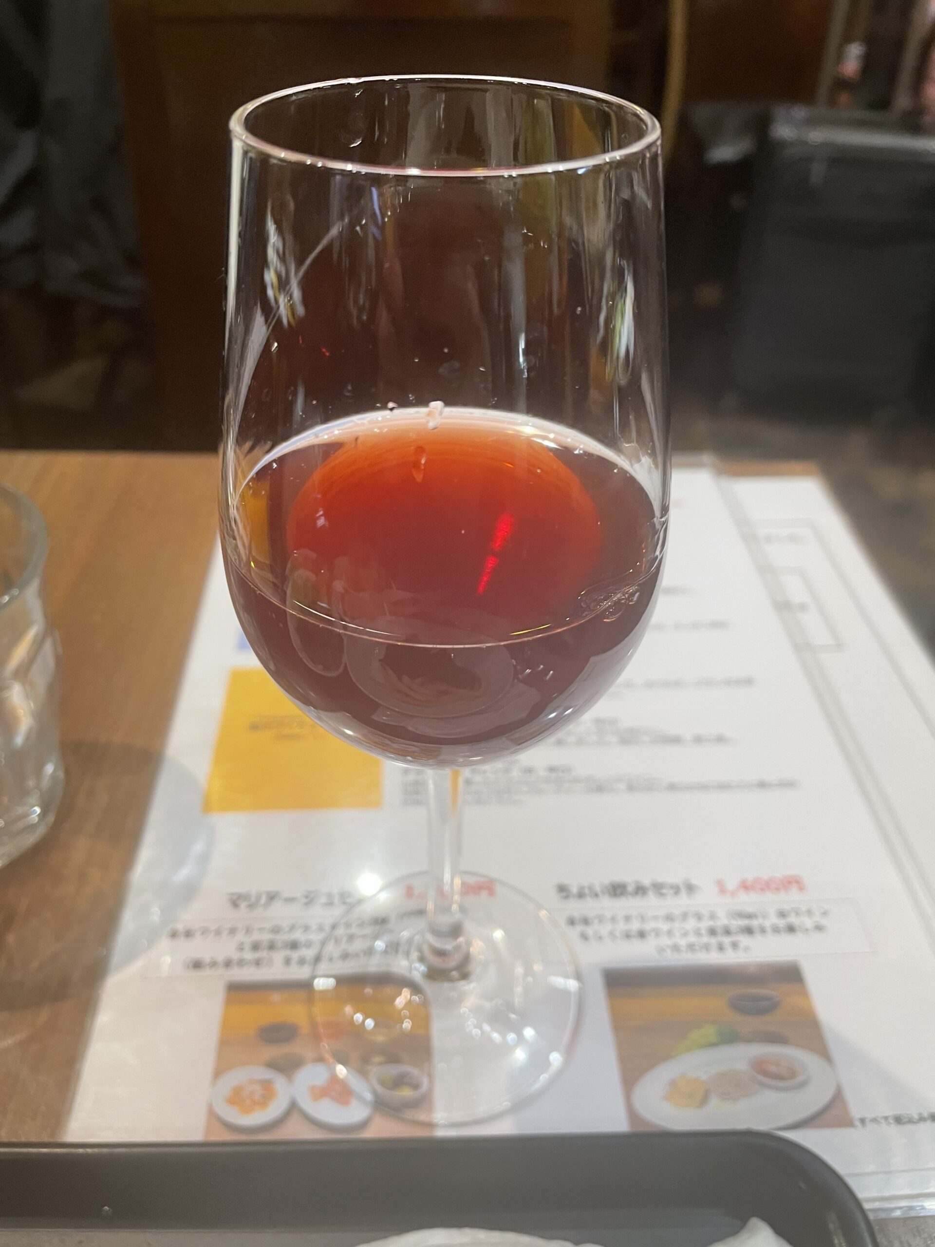 伊丹空港のエアポートワイナリーをプライオリティパスで利用する