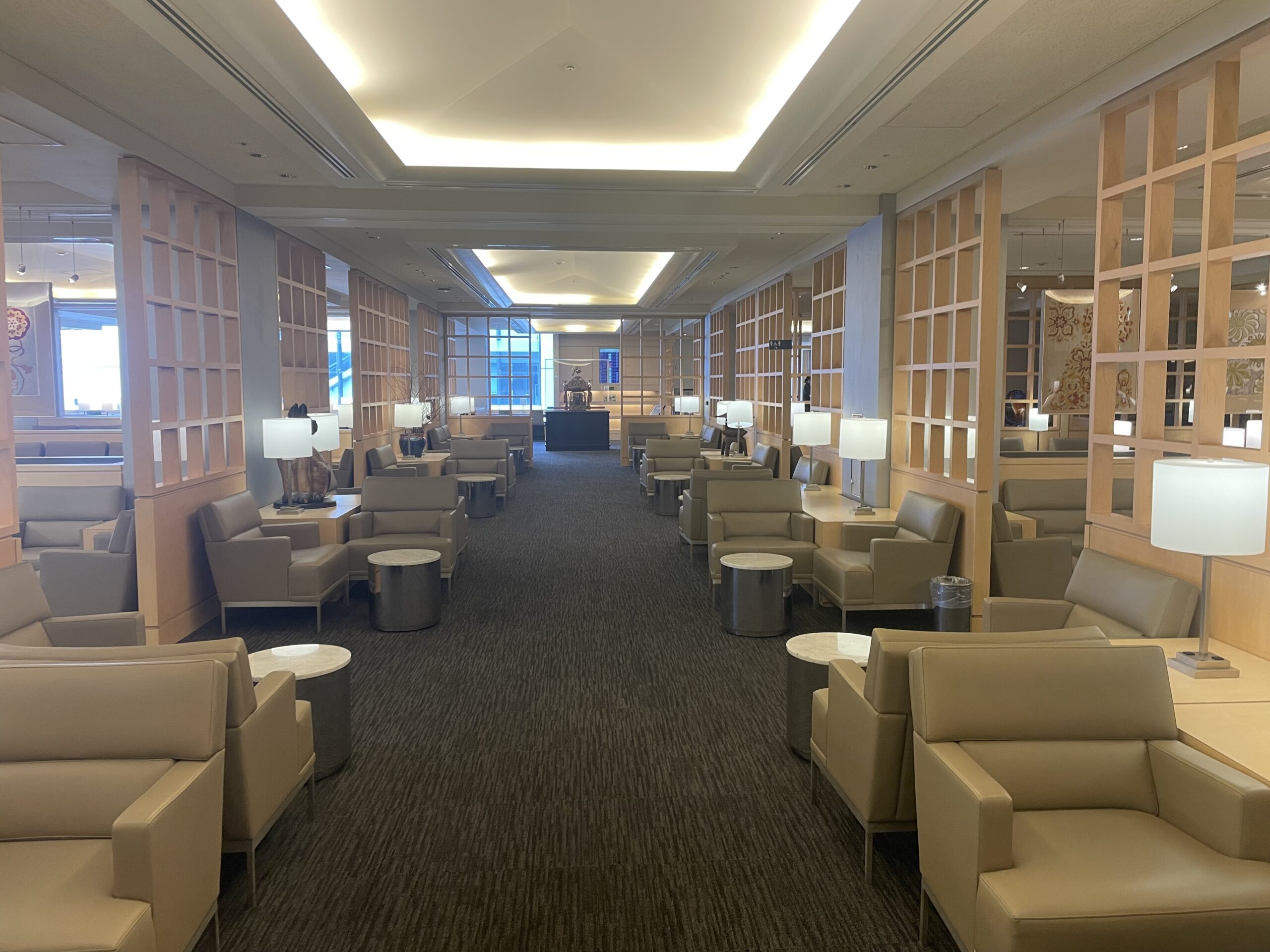 成田空港ユナイテッドクラブ（United Club）レビュー｜静かで作業しやすい快適な穴場ラウンジ