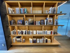 新千歳空港のプライオリティパス対応「Cafe Sky Library」を利用｜サッポロクラシック付きの食事ラウンジを実体験レビュー
