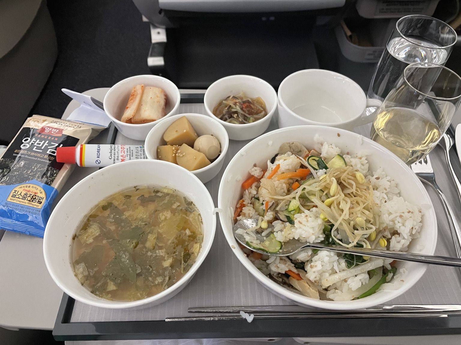 アシアナ航空OZ177便(羽田~仁川)ビジネスクラス搭乗記|羽田午前1:30発、統合間近のフライトで、午前2時にビビンバを食べる