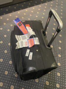 ロンドンヒースロー空港でロストバゲージ｜LOTポーランド航空で荷物がワルシャワに置き去りになった話